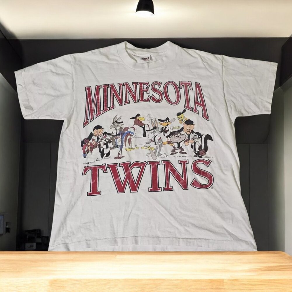 Looney Toons Minnesota Twins T Shirt  Gift For Men Women  AN44972